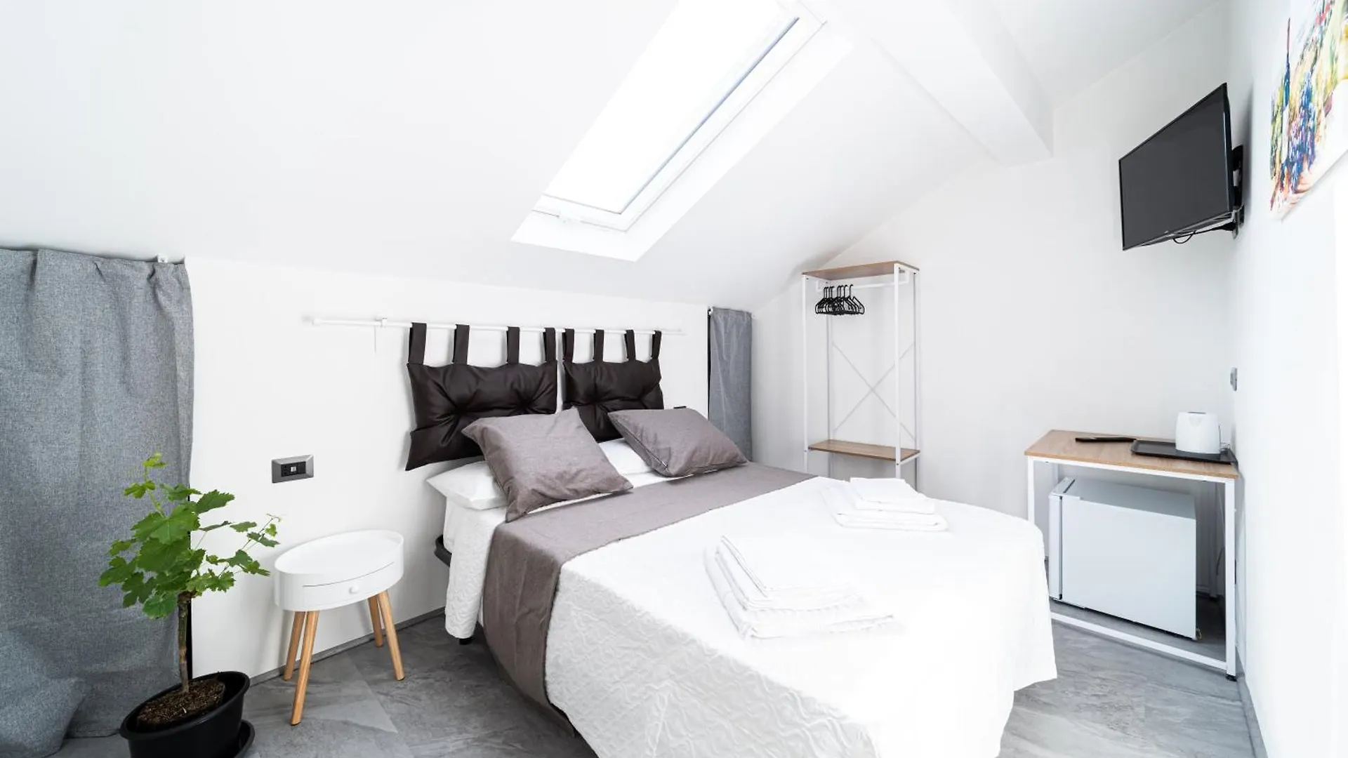 Volcano'S Suite - Uva - The First Sustainable Eco - Chic Suite In Sicily - Room Catania